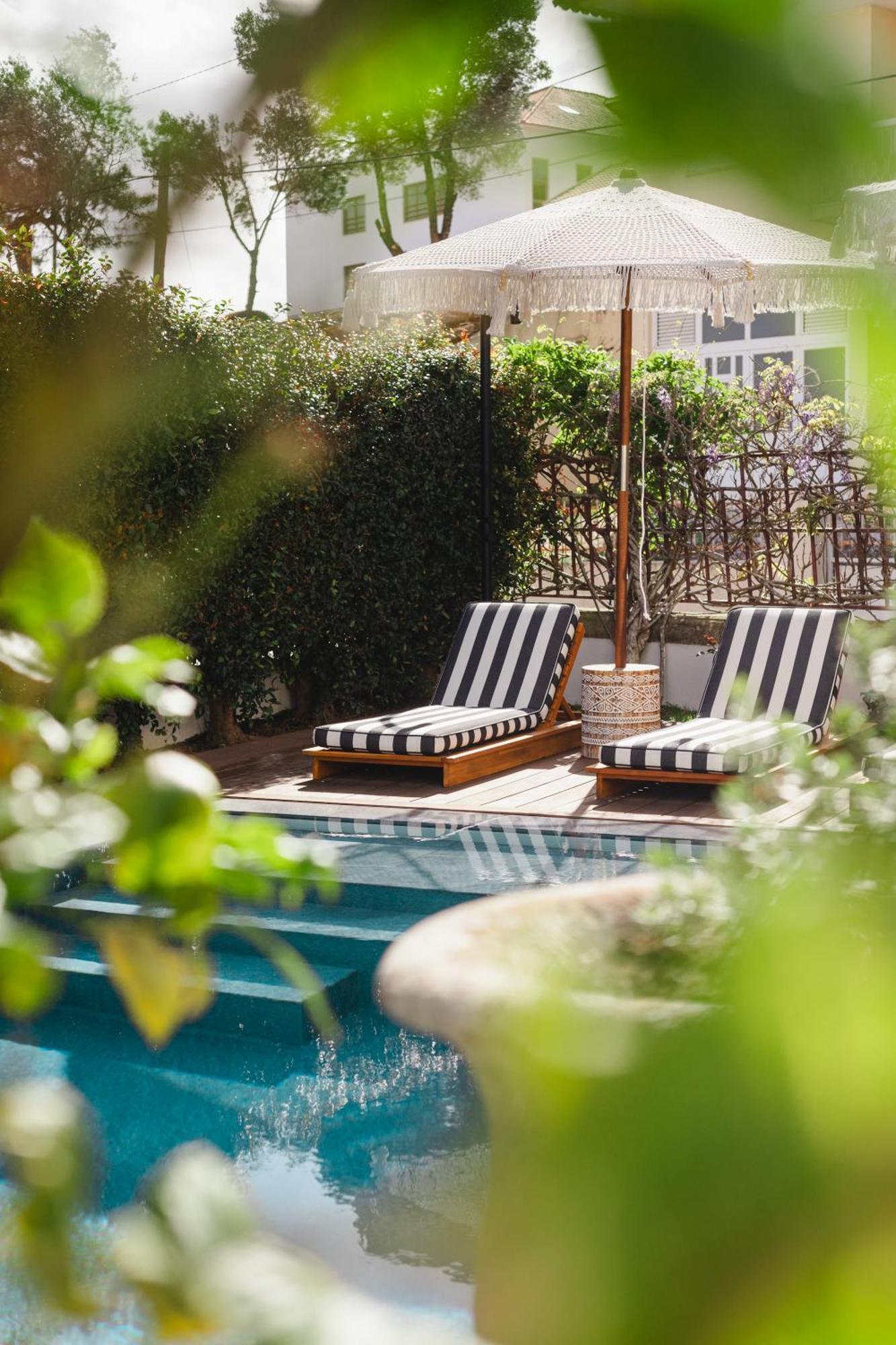 The Salty Pelican Beach Retreat Эшторил Экстерьер фото